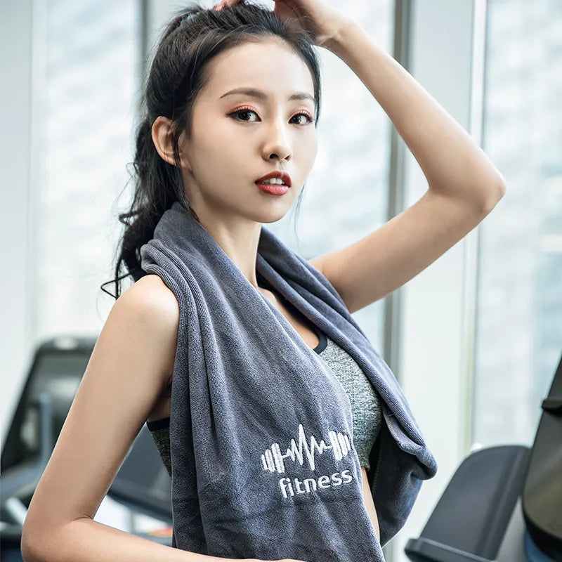 Ultimate Fitness Towel: Quick-Drying Microfiber for Gym, Swimming, and Sports Activities